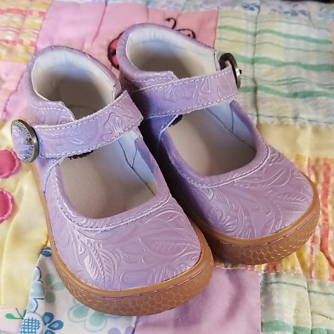 Livie & Luca Lavender "Cloves" Embossed Leather Mary Janes Size 7